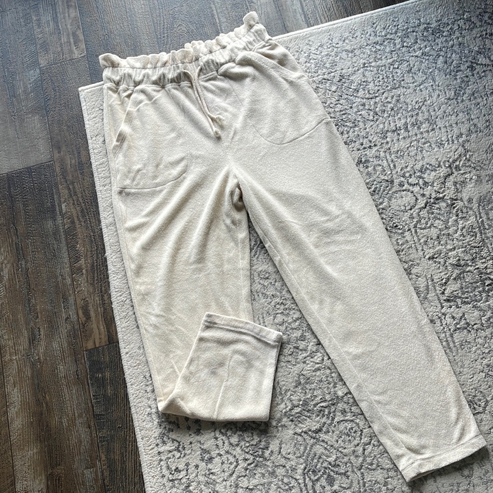 ⭐️universal thread cream Sherpa like paper bag pants